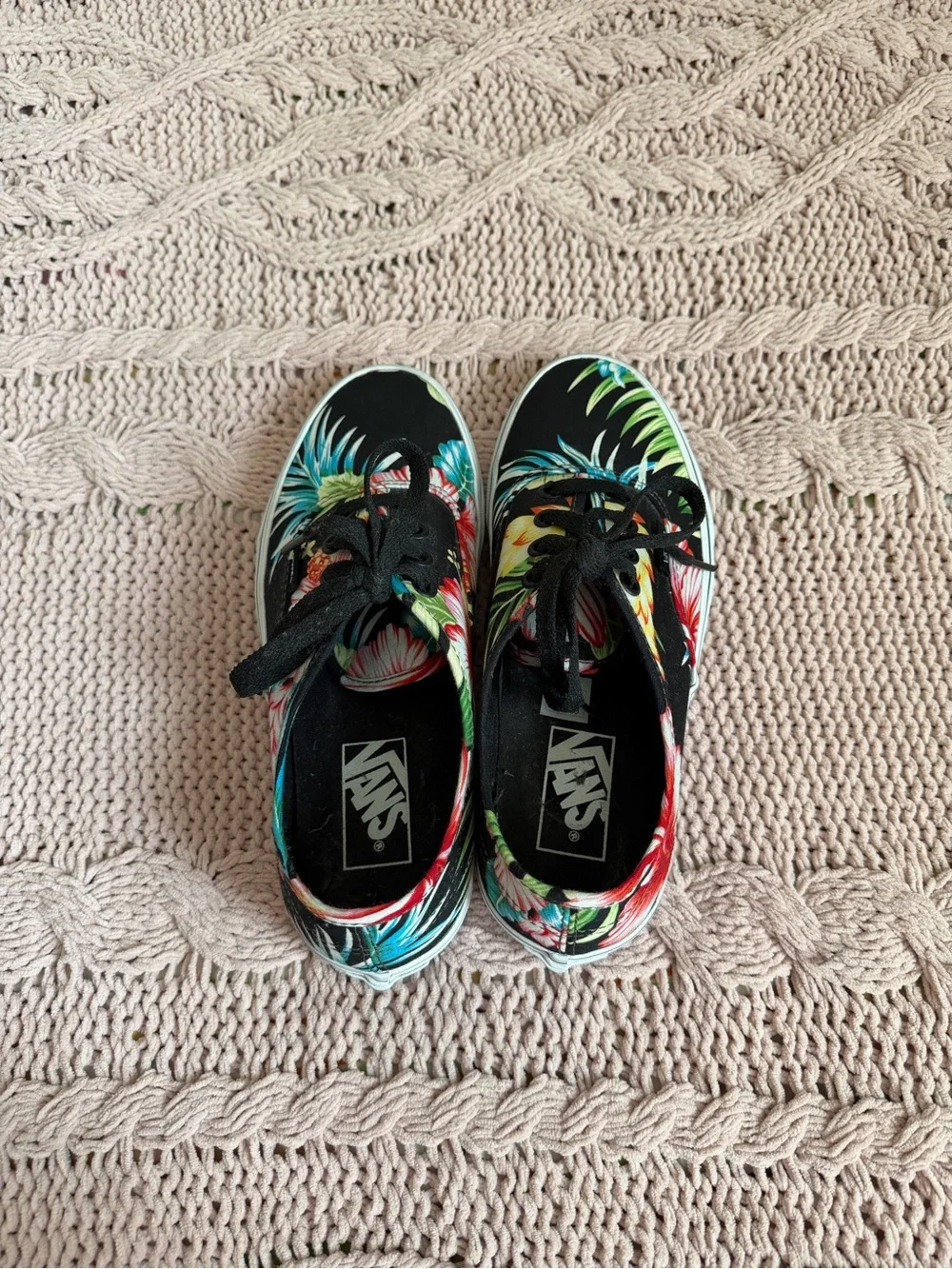 Vans Men’s 5.5 Tropical Print Low Top Sneakers